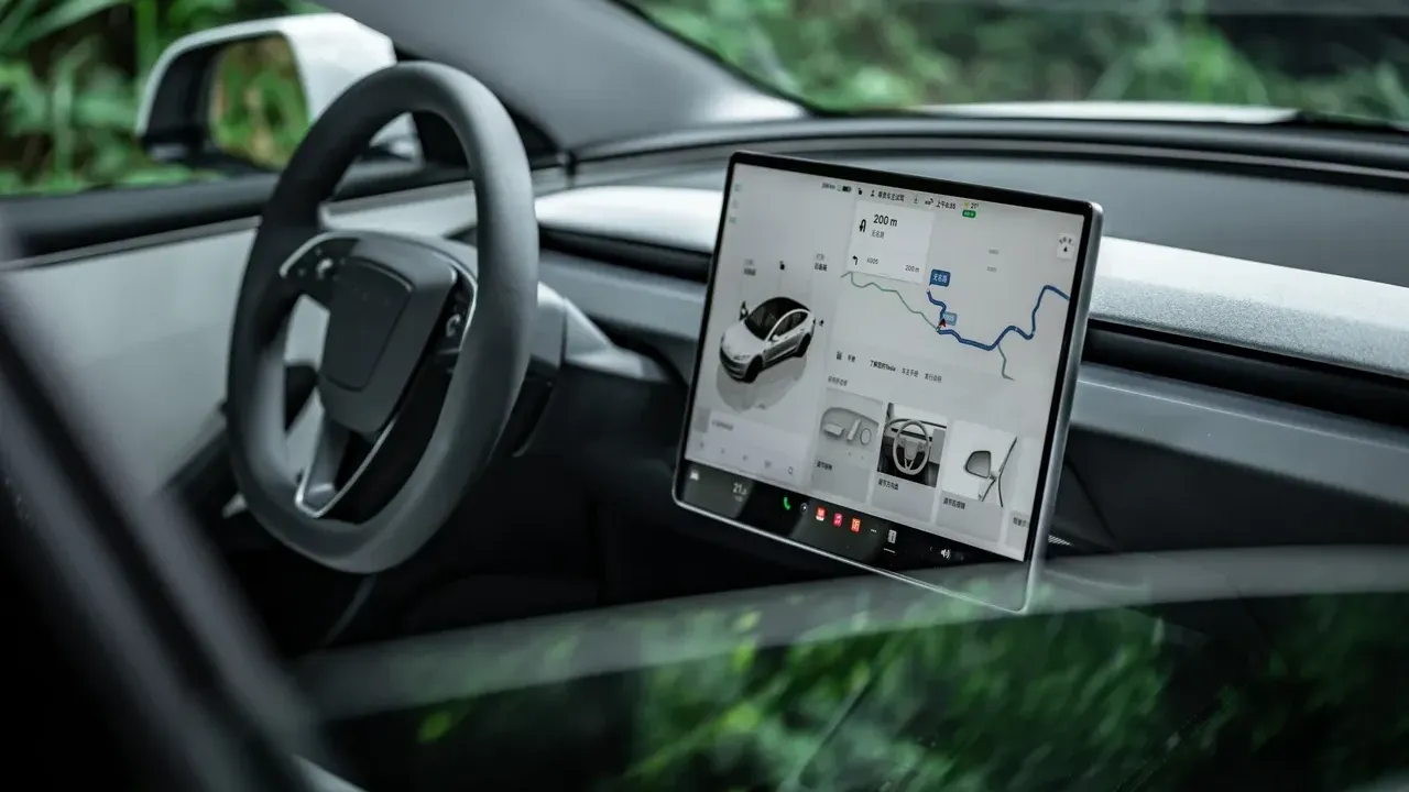 Türkiye’de Tesla FSD
