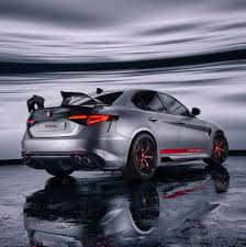 Alfa Romeo Giulia Quadrifoglio Luna Rossa