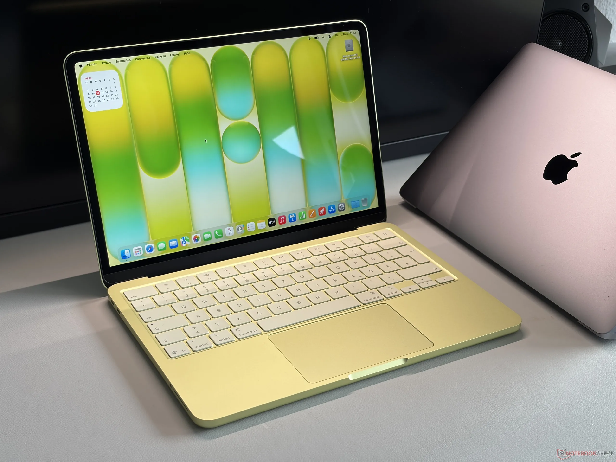apple